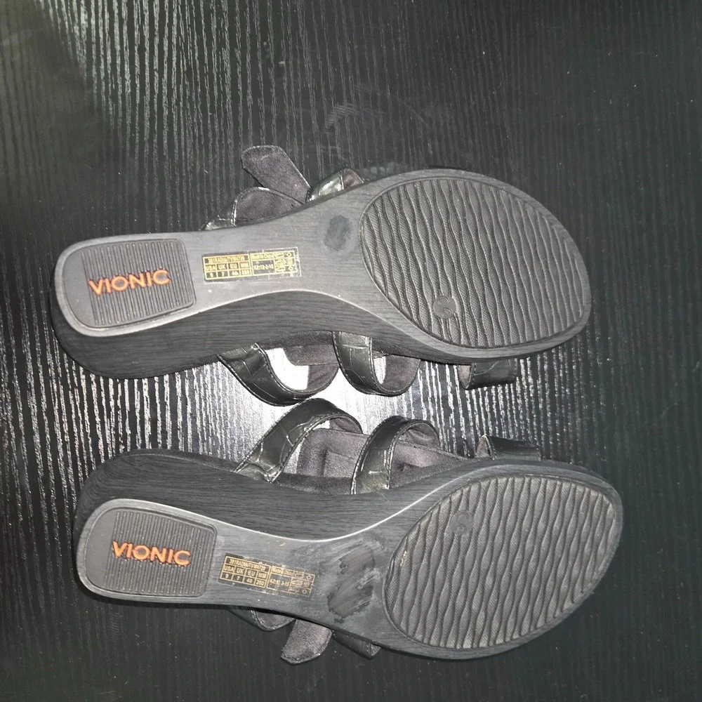 Vionic Radia Wedge Sandals Women Sz 9 Black Patent Croco Triple Strap Slide NWOB